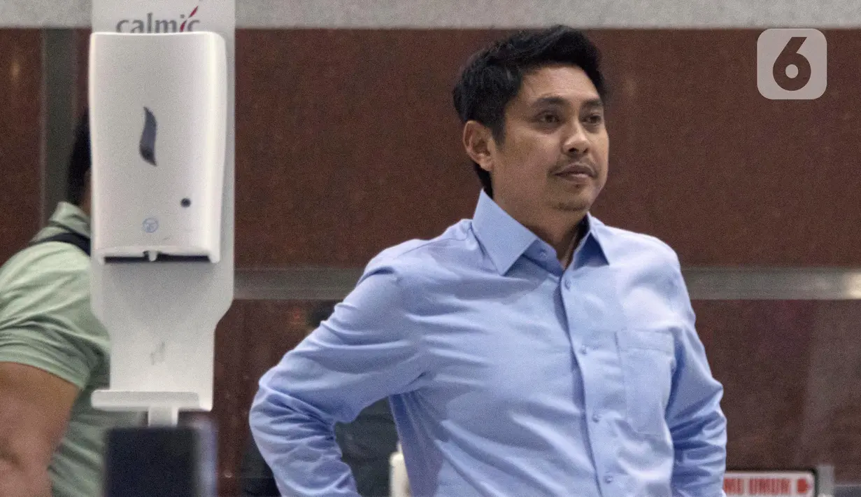 Bendahara Umum (Bendum) PBNU, Mardani H Maming usai menjalani pemeriksaan di Gedung KPK, Jakarta, Kamis (2/6/2022). Kepada wartawan, Mardani H Maming mengaku diperiksa KPK terkait masalah dengan pemilik PT Jhonlin Group, Samsudin Andi Arsyad alias Haji Isam. (Liputan6.com/Helmi Fithriansyah)