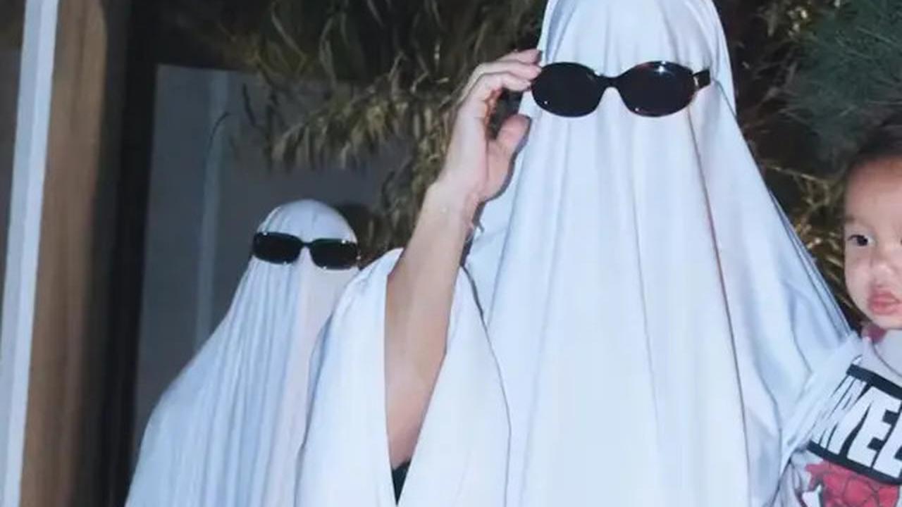 8 Kostum Totalitas Selebritis Tanah Air saat Halloween, Fuji An, Nikita Willy, hingga Jennifer Bachdim