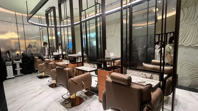 LÉPOLITA memadukan layanan profesional, konsultasi personal, dan pilihan produk kecantikan premium dari berbagai negara.