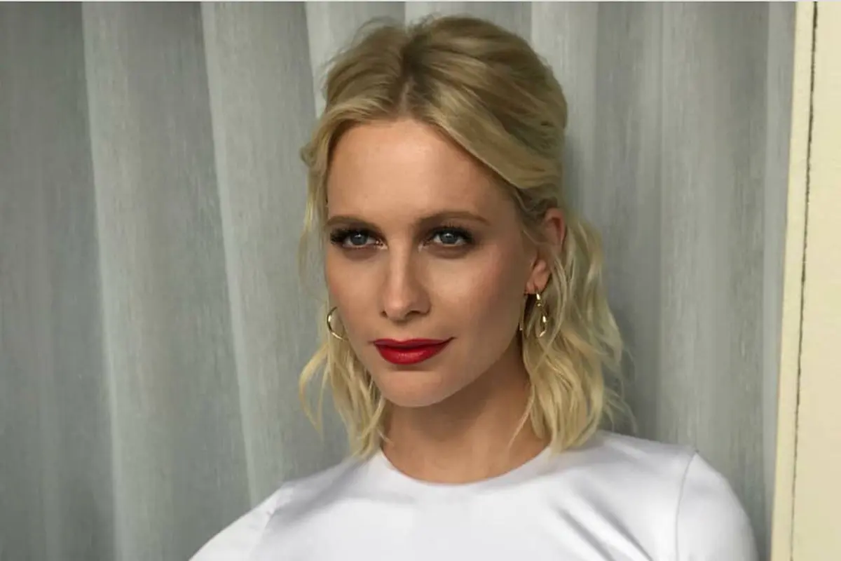 Inspirasi Gaya Rambut Valentine yang Sederhana
