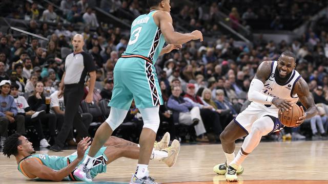 LeBron Kembali, Lakers Raih Kemenangan Tandang Perdana