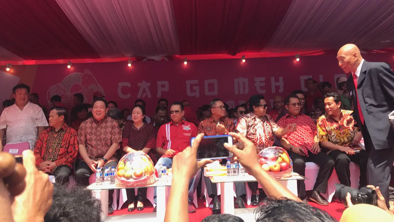 Sejumlah tokoh menghadiri Karvanal Cap Go Meh 2018 di Glodok, Jakarta