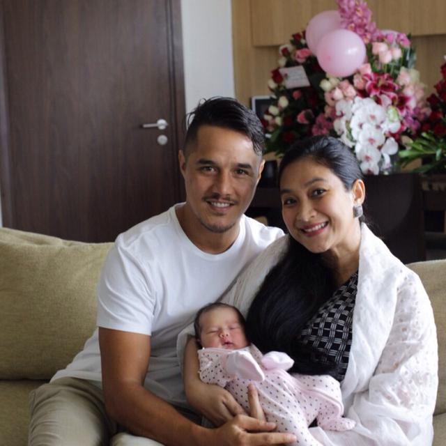 Punya Anak Lengkap Sudah Kebahagiaan Happy Salma News Entertainment Fimela Com