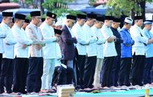 Wakapolri Salat Id di Lapangan Bhayangkara, Khatib Ingatkan Makna Idulfitri dan Integritas Polri