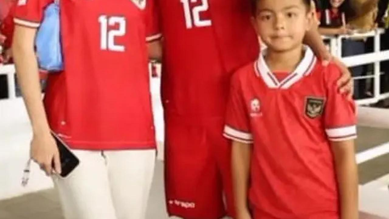 9 Potret Pasangan Muda Azizah Salsha dan Pratama Arhan Setelah Lebih dari Setahun Menikah