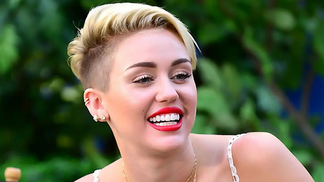 miley-130911b.jpg