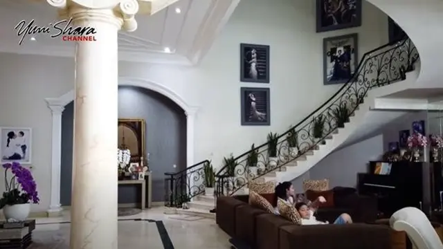 6 Potret Rumah Kris Dayanti dan Raul Lemos yang Mewah Bak Kastil, Harganya Ditaksir Mencapai Rp10 Miliar