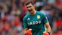 Emiliano Martinez adalah pemain didikan akademi Arsenal. Namun, timnas kiper Argentina tersebut tidak pernah mendapat kesempatan bermain reguler selama berada di Emirates Stadium. Usai sedekade membela Arsenal, Martinez akhirnya hijrah ke Aston Villa pada musim panas 2020. Pemain berusia 30 tahun tersebut sudah memainkan 14 laga musim ini, 4 cleansheet dan 17 kali kebobolan. (AFP/Paul Ellis)