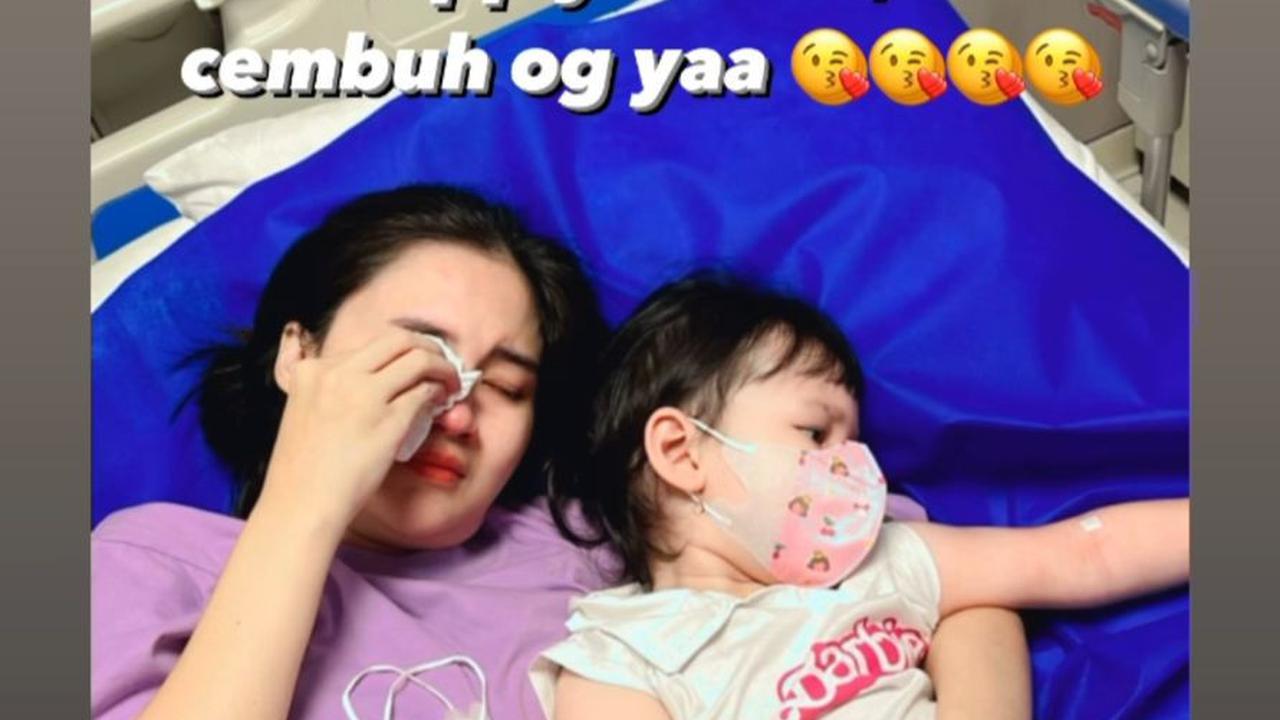 Momen Gendhis Putri Nella Kharisma Disuntik, Sang Ibu Malah Nangis Tersedu Karena Tak Tega - Begini Respon Dory Harsa