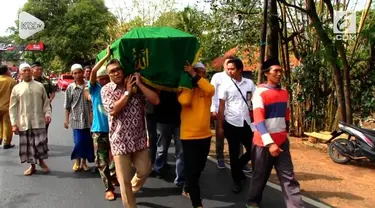 Suasana duka menyelimuti keluarga saat menerima jenazah Niar Sugiono, salah satu korban meninggal jatuhnya pesawat Lion Air JT 610.