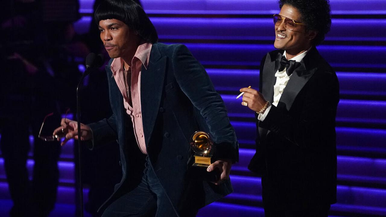 Silk Sonic dalam Grammy Awards 2022. (AP Photo/Chris Pizzello)