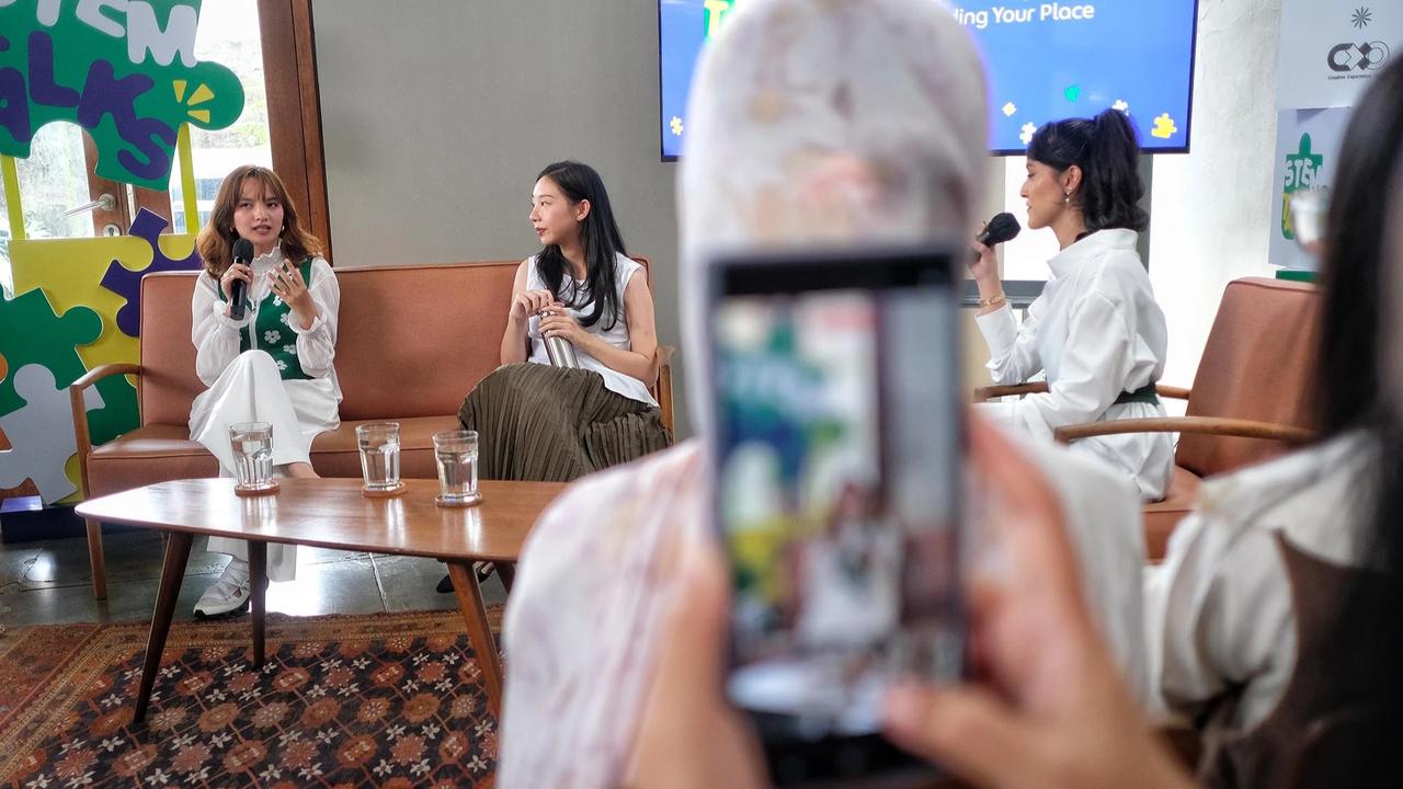 FOTO: Perempuan Muda Berbagi Inspirasi Menembus Dunia Teknologi