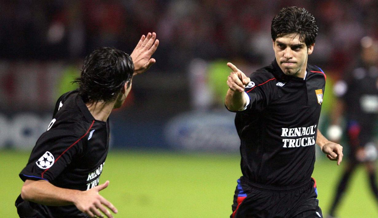 3. Juninho (Lyon) - Pemain asal Brasil ini dikenal karena kehandalannya mengeksekusi tendangan bebas. Nama Juninho melambung ketika membela Lyon dan mampu meraih juara Liga Prancis selama tujuh musim beruntun. (Philippe Marle)