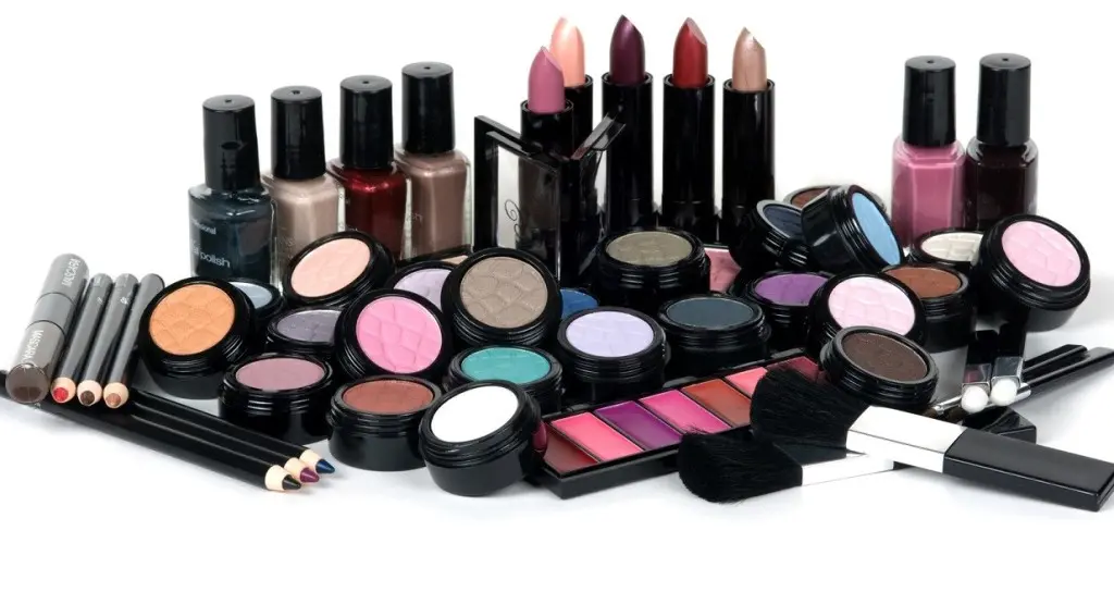 Ilustrasi berbagai macam kosmetik. (via: myeva.vn)