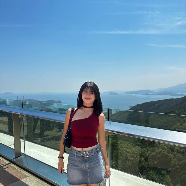 6 Potret Terbaru Melati Sesilia Eks JKT48, Pernah Viral Jualan Nasi Bakar di Pinggir Jalan