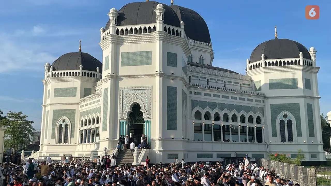 Salat Ied di Masjid Raya Al-Mashun