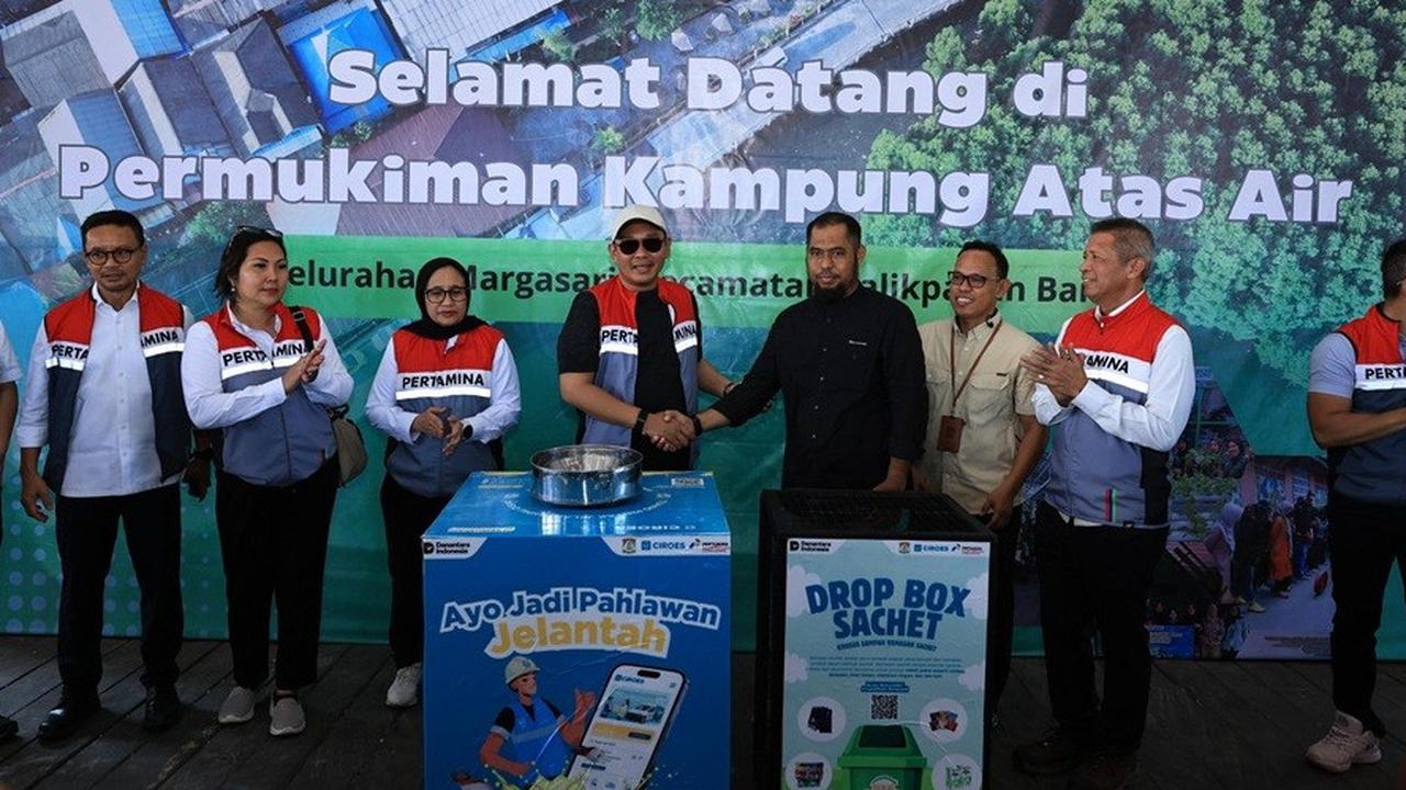 Sebar Energi di Hari Anak Nasional, Pertamina Bagikan Bantuan Paket Seragam Sekolah di Balikpapan