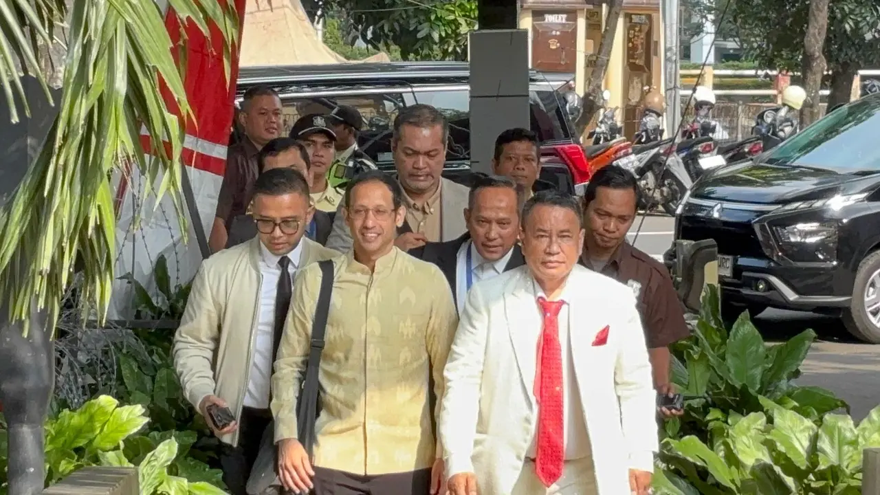 Nadiem Makarim didampingi Ali Nurdin penuhi panggilan KPK
