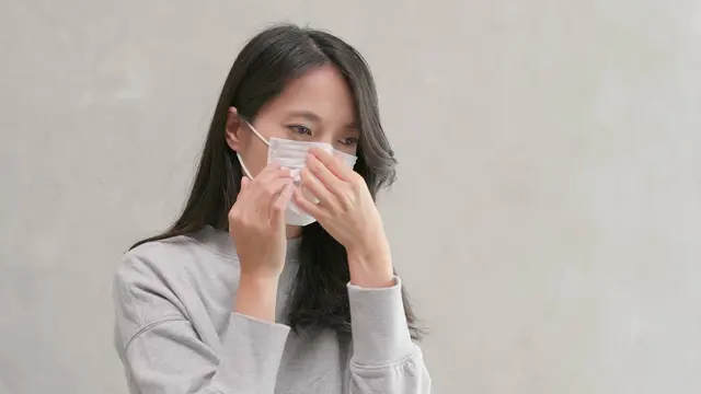 bau mulut saat pakai masker