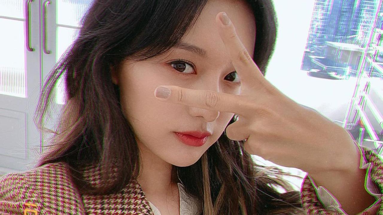 Kim Ji Won Gabung High Zium Studio, Kini Satu Agensi dengan Song Joong ...