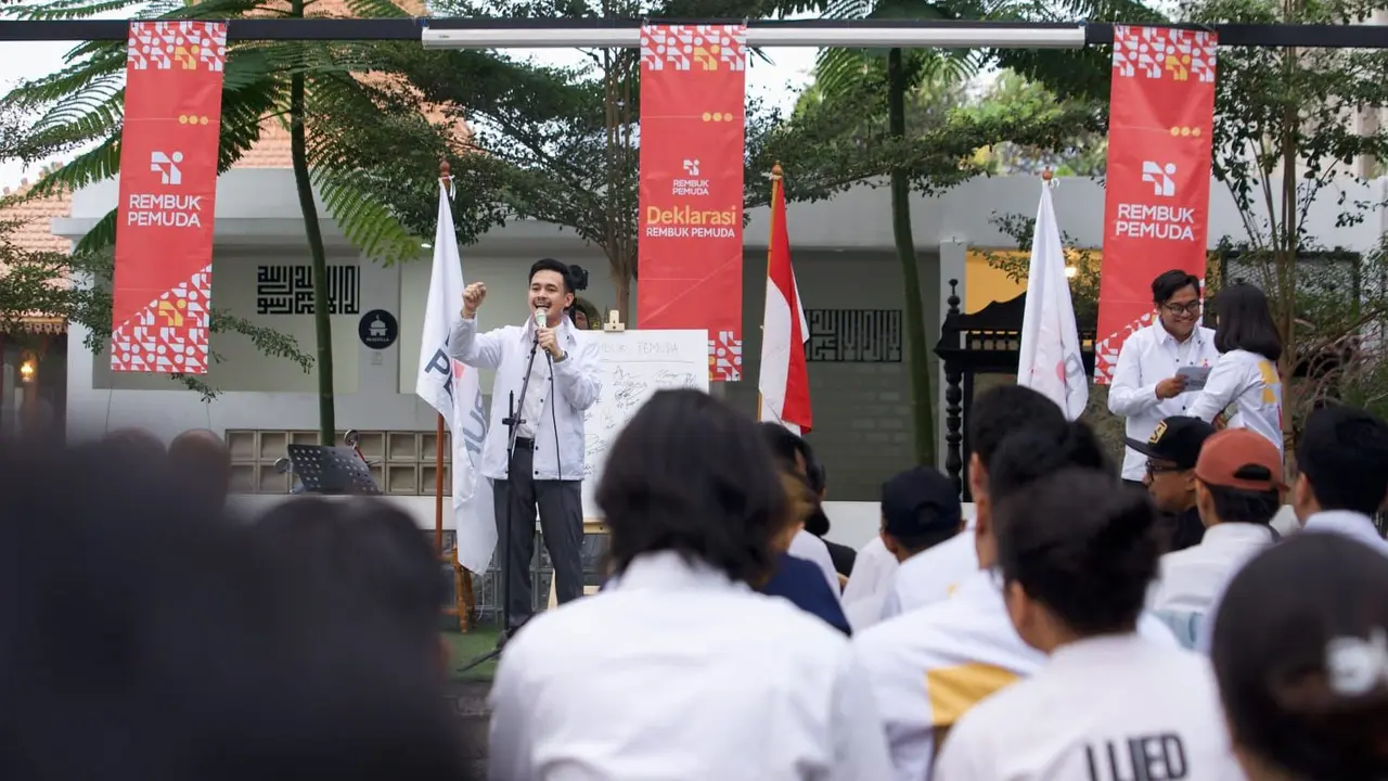 Ratusan anak muda dari berbagai latar belakang, seperti aktivis mahasiswa, organisasi kepemudaan, BEM, influencer, serta tokoh-tokoh kepemudaan mendeklarasikan diri dalam acara Rembuk Pemuda di Jakarta. Mereka sepakat menyatukan tujuan untuk mewujudkan ge