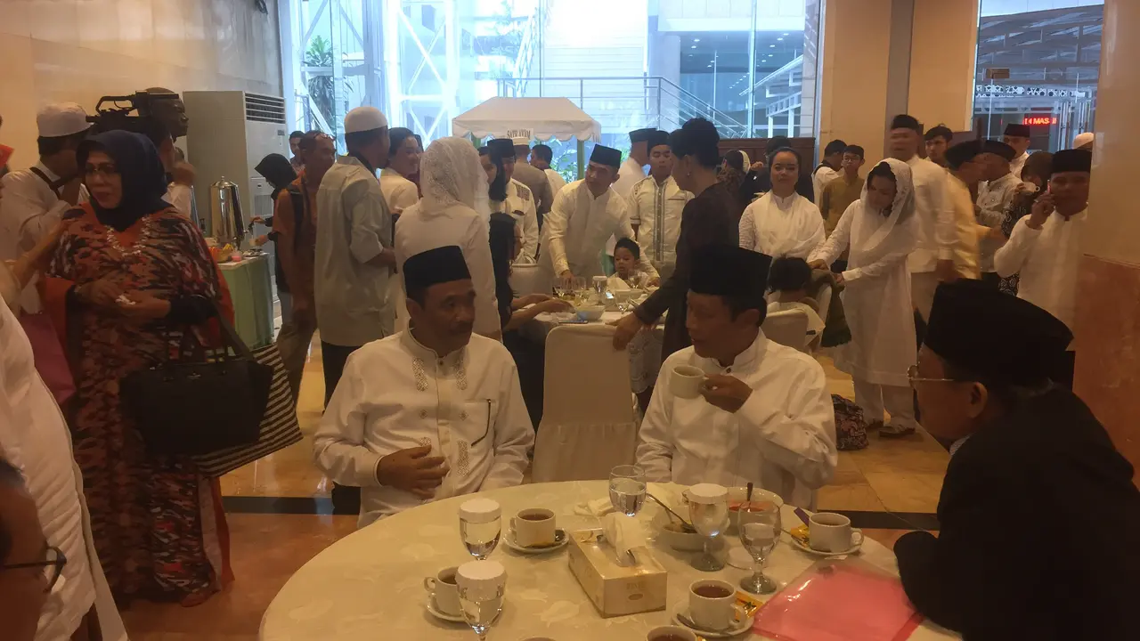 Open House Balai Kota, Djarot Ditemani Sutiyoso