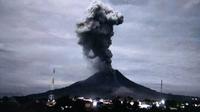 Gunung Sinabung erupsi Rabu (28/4/2021) dini hari tadi