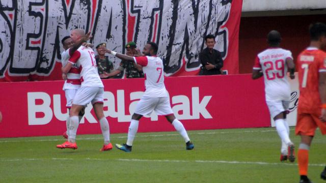 Madura United vs Borneo FC