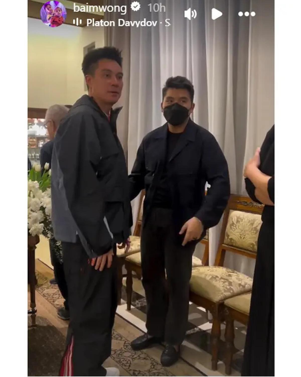 6 Potret Baim Wong Melayat Hotma Sitompul, Tetap Hadir Usai Sidang Perceraian