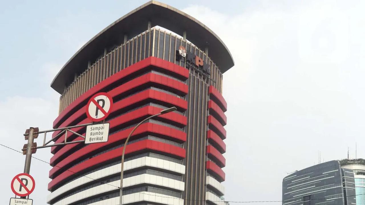 Ali belum menjelaskan nilai uang yang disita tim penyidik.
