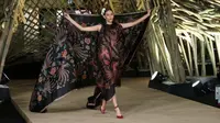 Fashion show Batik Journey dari Edward Hutabarat