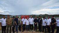 Komisi IV Dewan Perwakilan Rakyat (DPR) RI bersama Kementerian Lingkungan Hidup dan Kehutanan (KLHK), Kementerian Kelautan dan Perikanan (KKP) melakukan tindakan penyegelan terhadap tambak udang di daerah Sembulang, Batam, Kepulauan Riau yang telah melakukan aktivitas usahanya secara ilegal.
