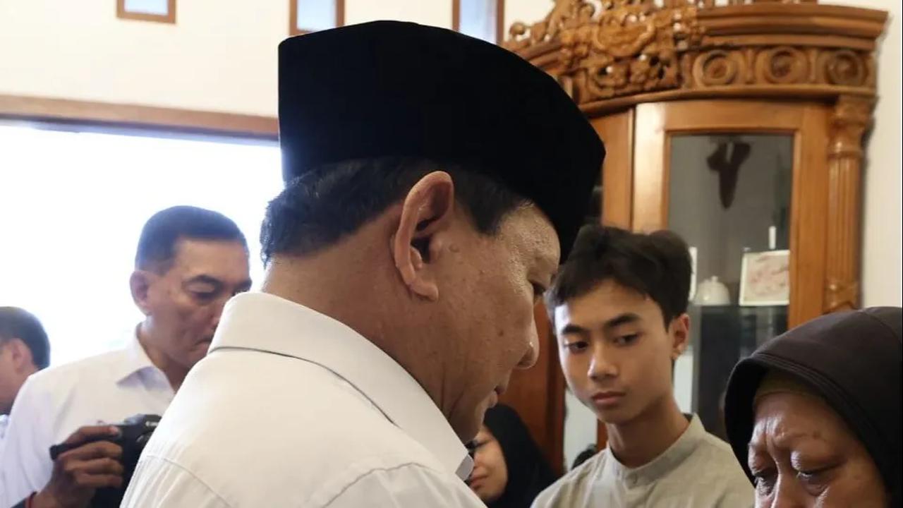 Selain itu Prabowo juga berjanji, untuk membantu keluarga korban dengan maksimal.<br>