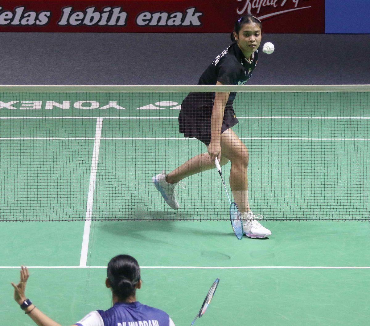 Pebulutangkis tunggal putri Indonesia, Gregoria Mariska Tunjung bertanding menghadapi kompatriotnya, Putri Kusuma Wardani pada babak 32 besar Indonesia Open 2024 di Istora Senayan, Jakarta, Selasa (4/6/2024). Gregoria berhasil memenangkan duel melawan Put