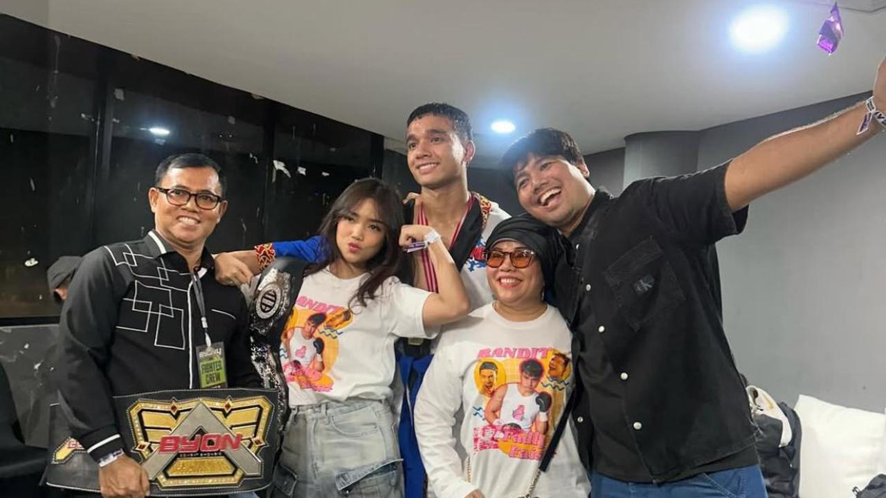 Momen Fuji Full Senyum Dukung Fadly di Byon Combat 4, Apa yang Membuatnya Begitu Spesial?