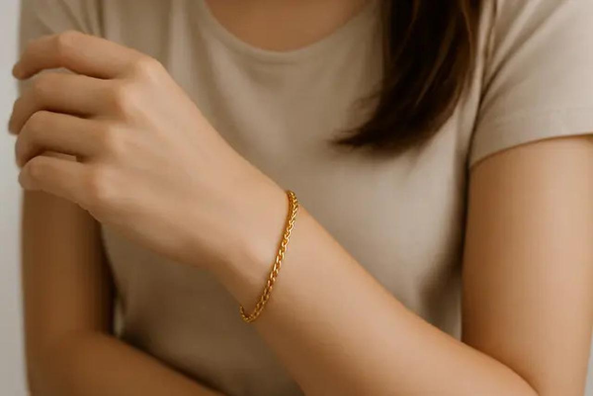 8 Gelang Rantai Twist untuk Ibu Muda, Tampil Elegan Sehari-hari dan Kekinian