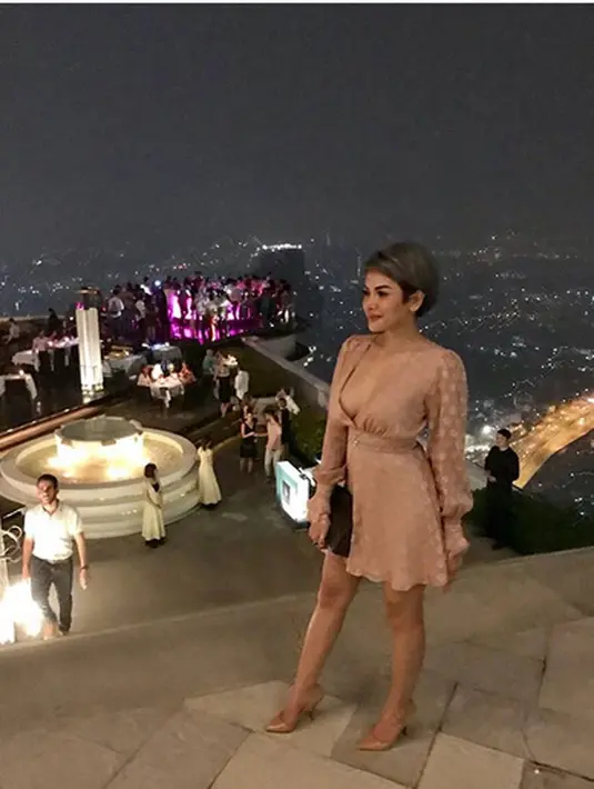 Bukan berarti langsung menerima saat sang suami ingin menikah lagi. Mantan istri Sajad Ukra itu juga ingin tahu masalahnya kenapa hingga sang suami ingin poligami. (Instagram/nikitamirzanimawardi_17)