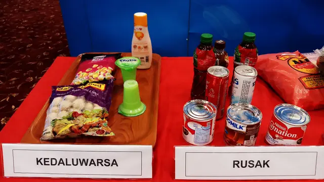 Bahan kedaluwarsa dan rusak. (Foto: Fitri Haryanti/Liputan6.com)