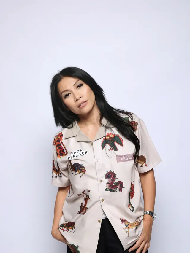 Anggun.