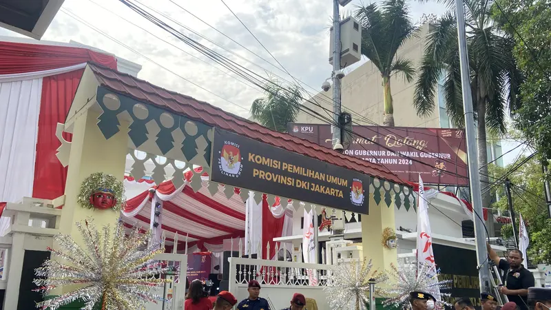 Suasana Kantor KPU Jakarta di Hari ke-2 Pendaftaran Cagub 2024