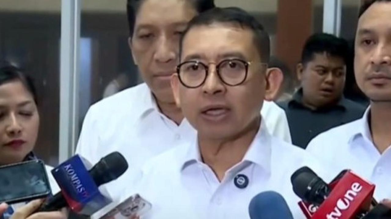 VIDEO: Komisi X PDIP Emosi Tragedi Pemerkosaan Massal 98 Tak Diakui "Kami Tegas Minta Pak Fadli Minta Maaf"