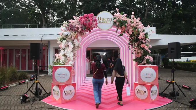 Keseruan Queen Market yang Menarik Perhatian Pageant Lovers, Harganya di Bawah Pasar