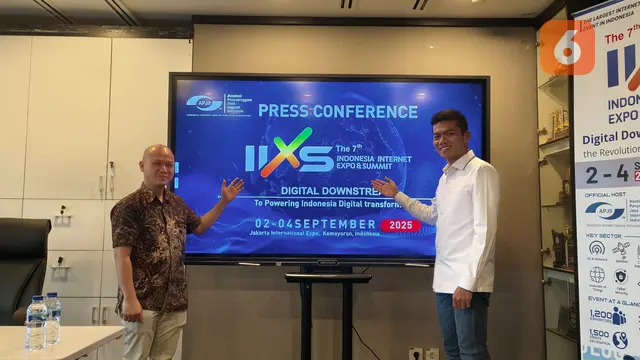 Ketua Umum APJII, Muhammad Arif bersama Direktur Indonesia Technology & Innovation (INTI), Hendri Bunardy di acara konferensi pers IIXS 2025 di Jakarta. Liputan6.com/Anka Fergy Agustian