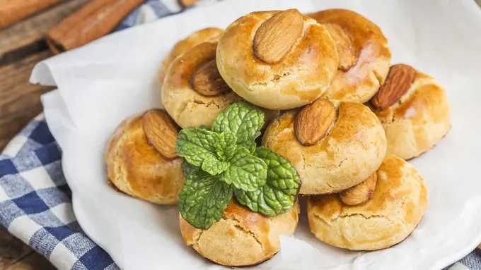 kue kering kacang almond