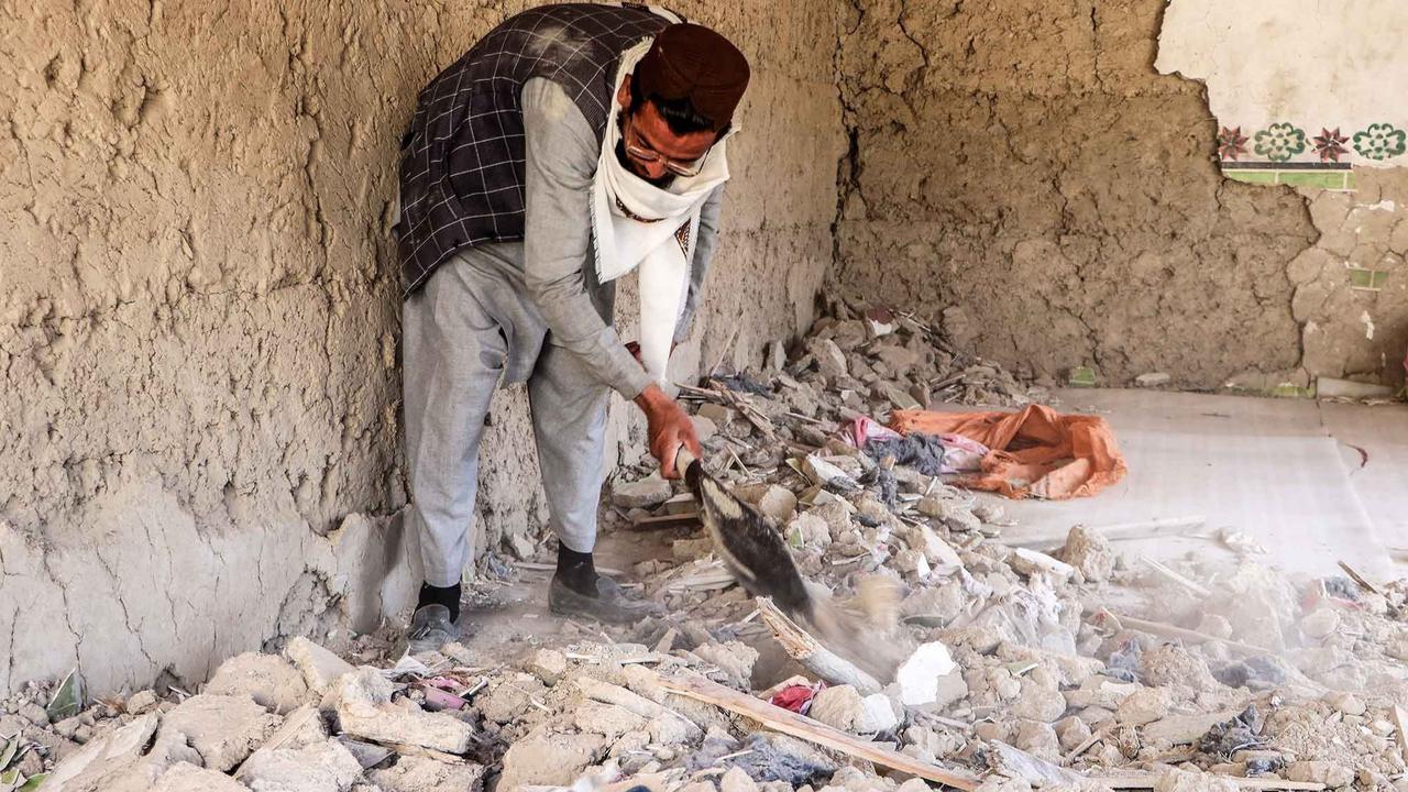 FOTO: Duka di Perbatasan, Serangan Udara Pakistan Renggut 10 Nyawa di Afghanistan