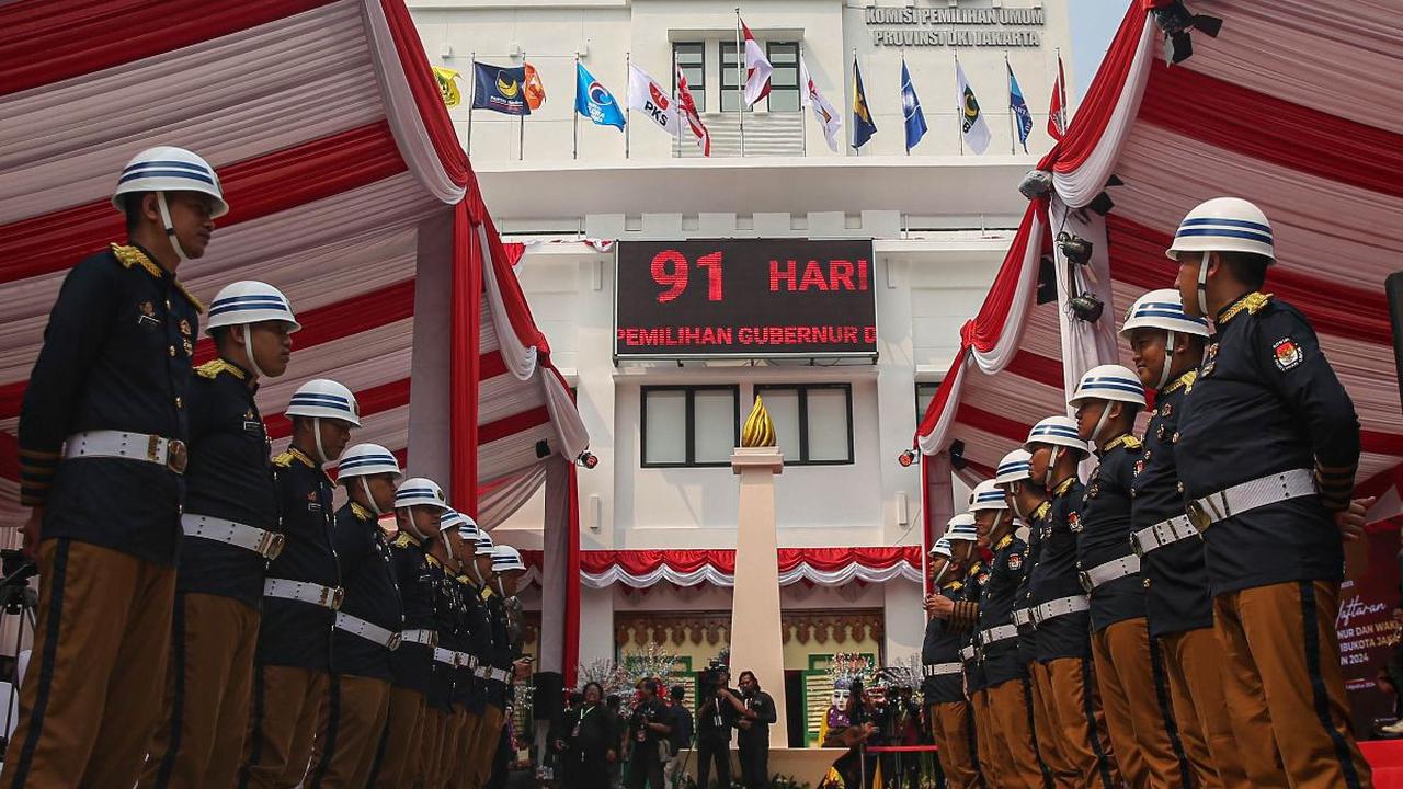 Suasana hari pertama pendaftaran calon gubernur (cagub) dan calon wakil gubernur (cawagub) Pilkada Jakarta di Gedung Komisis Pemilihan Umum (KPU) DKI Jakarta, Jalan Salemba, Jakarta, Selasa (27/8/2024). KPU RI resmi membuka pendaftaran calon kepala daerah