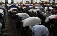 Ketahui Niat dan Cara Salat Gerhana Bulan, Beserta Hukum dan Keutamaannya