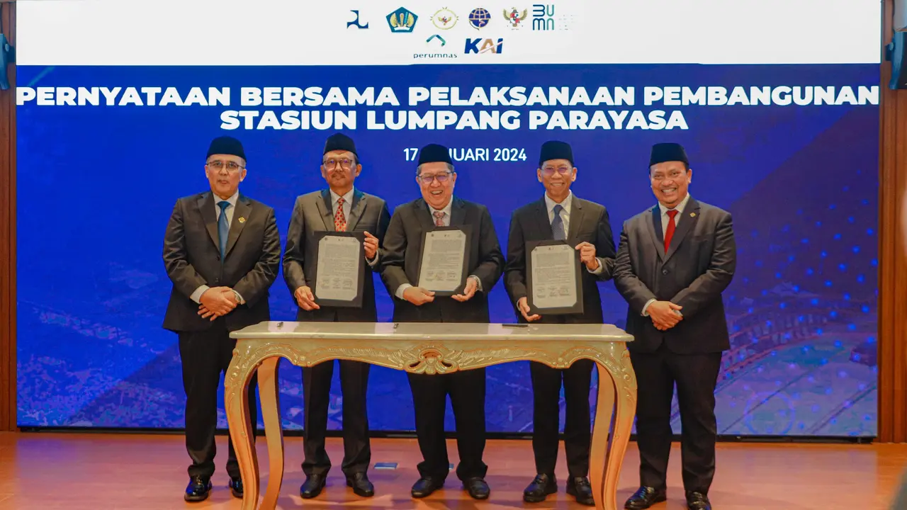 Perum Perumnas dan PT Kereta Api Indonesia atau KAI akan membangun stasiun baru di wilayah Parung Panjang, Kabupaten Bogor. Rencananya ini bakal memudahkan mobilisasi dari hunian-hunian sekitar.
