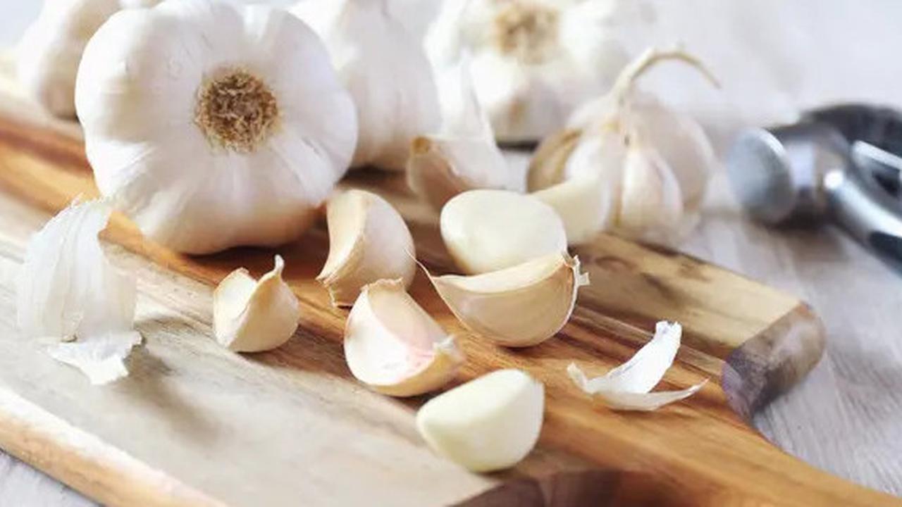 Cara Membuat Air Rebusan Bawang Putih yang Banyak Khasiat
