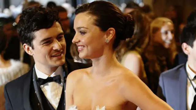 orlando-bloom-miranda-kerr-2-121214-logo